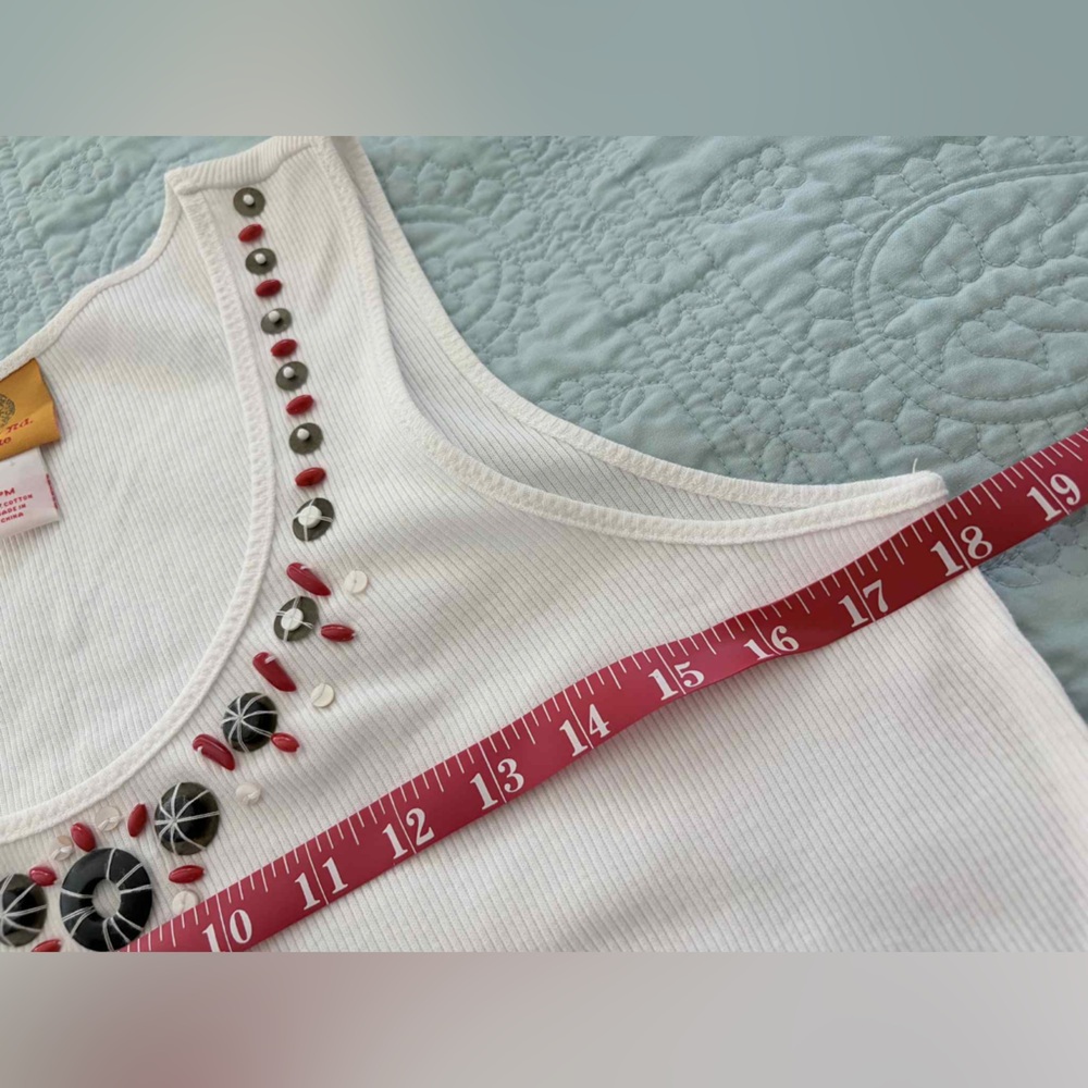 Embroidered White Tank Top - Picture 2 of 3
